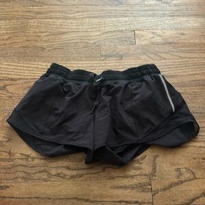 Lululemon black hotty hot shorts